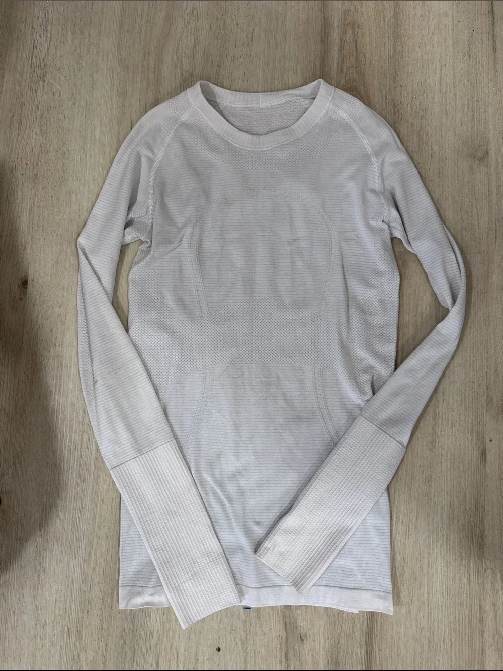 Lululemon white swiftly tech long sleeve active top athleisure